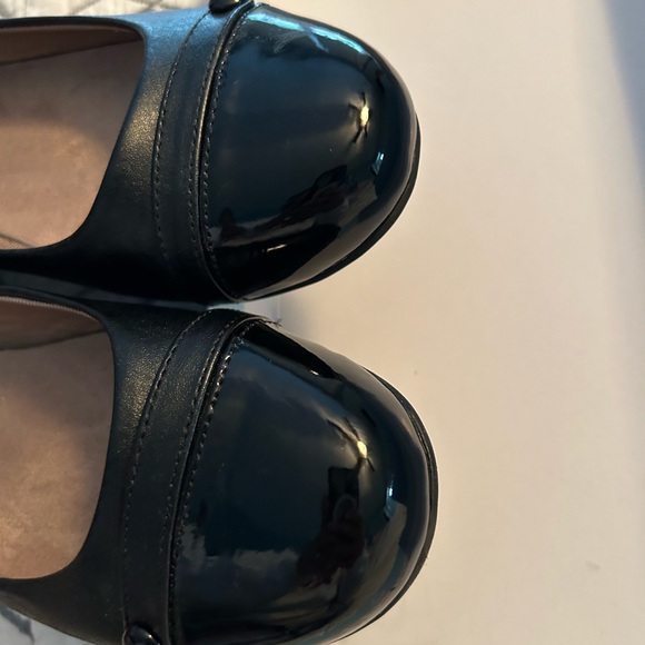 Life Stride Black flats. Size 8.5 Wide - Picture 6 of 7